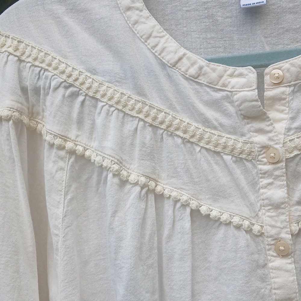 Old Navy Cream  Embroidery Buttondown SplitV Peasant Top size XL - Picture 2 of 12